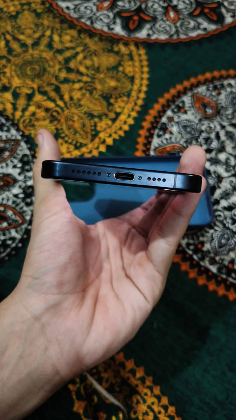 Apple iPhone 15 Pro Max 5