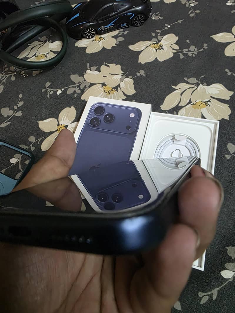 Apple iPhone 17 Pro Max 5