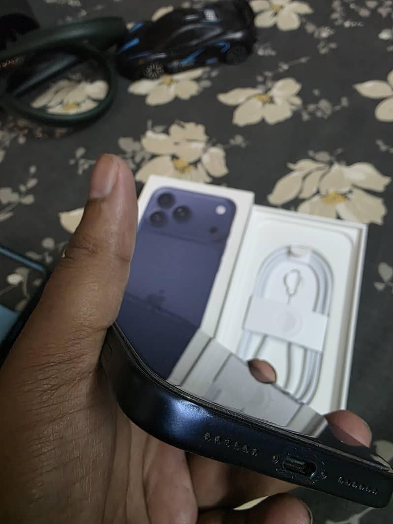 Apple iPhone 17 Pro Max 6