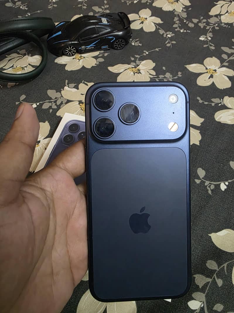 Apple iPhone 17 Pro Max 7