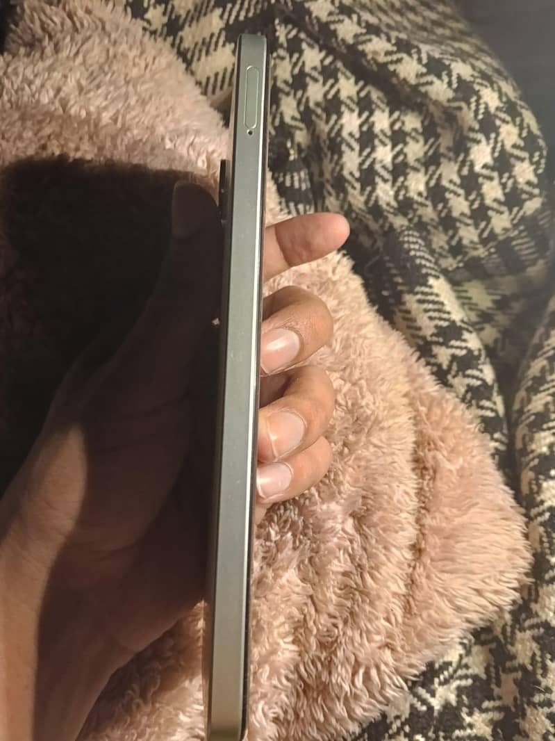 Realme Note 60x 4