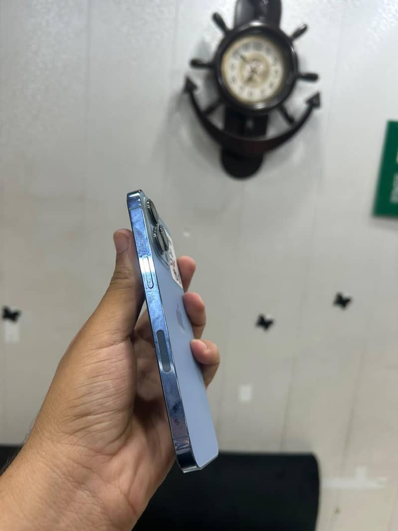 Apple iPhone 13 Pro 1
