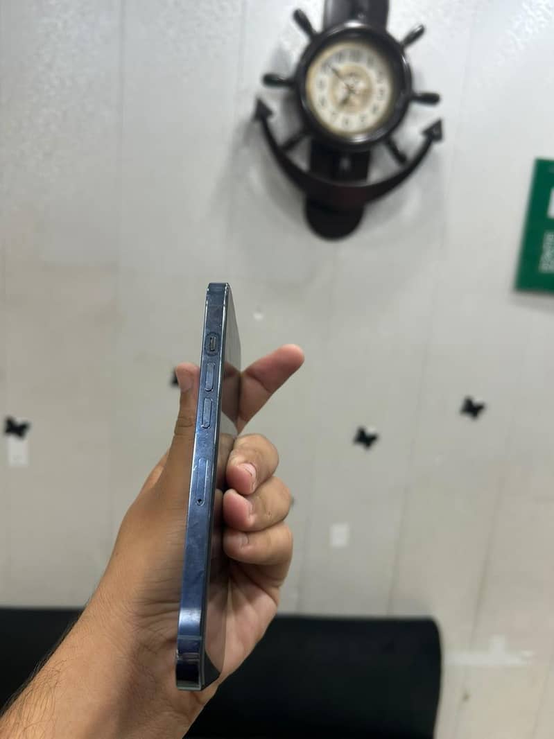Apple iPhone 13 Pro 2
