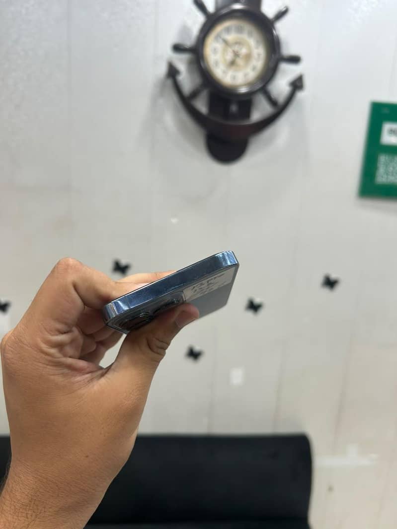 Apple iPhone 13 Pro 3