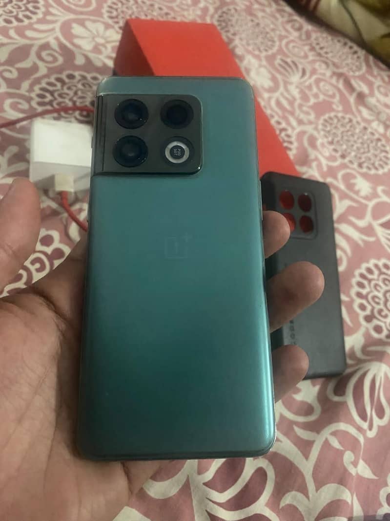 One Plus 10 Pro 4
