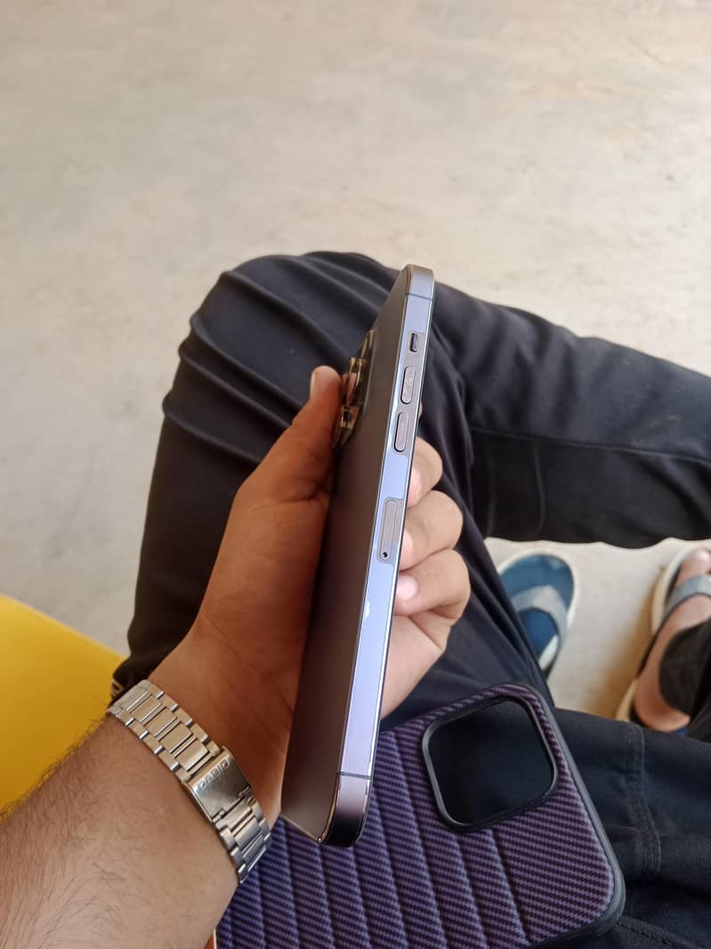 Apple iPhone 14 Pro Max 0