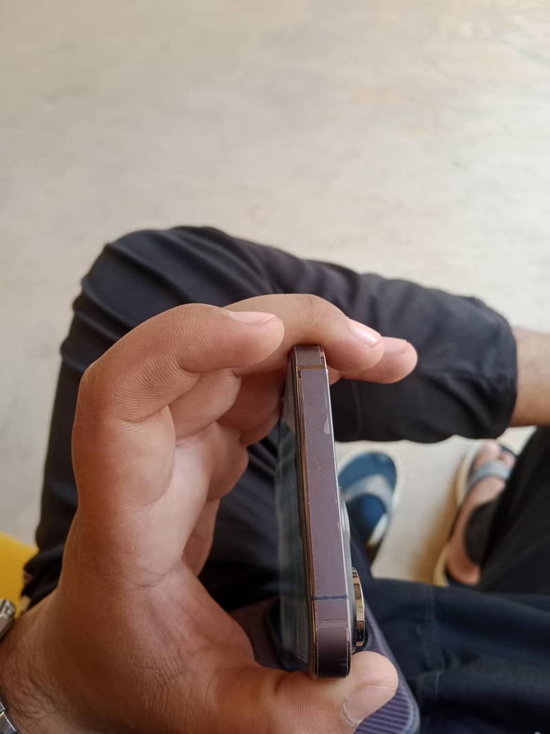 Apple iPhone 14 Pro Max 6