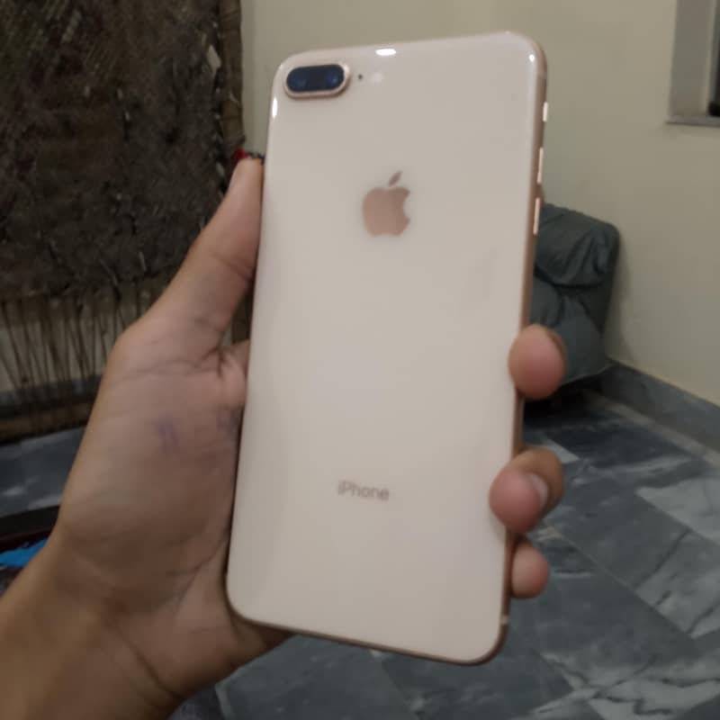 Apple iPhone 8 Plus 0