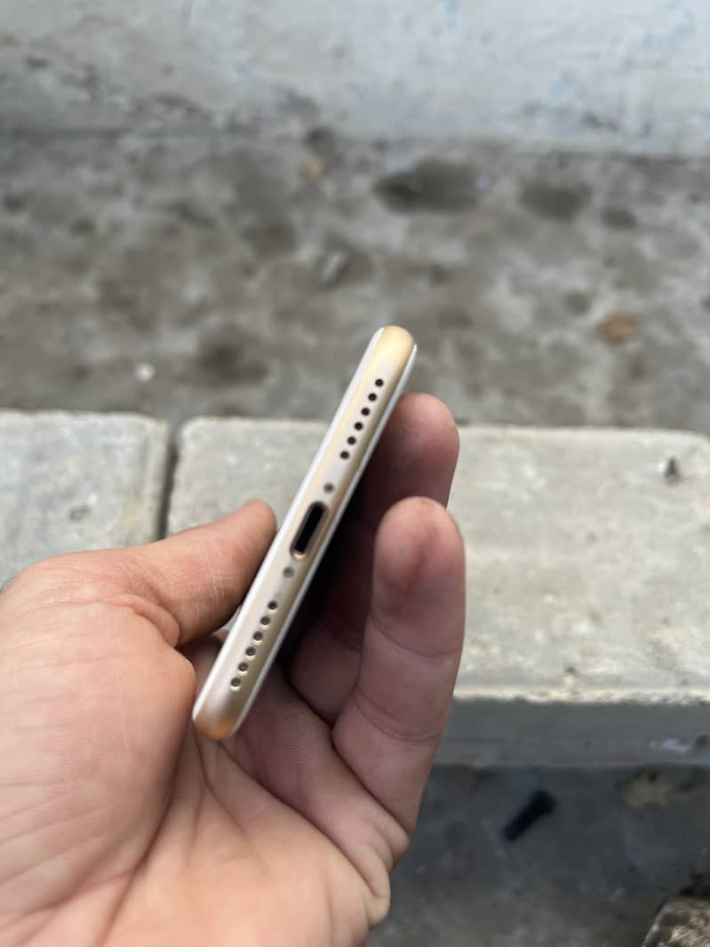 IPhone 7 4