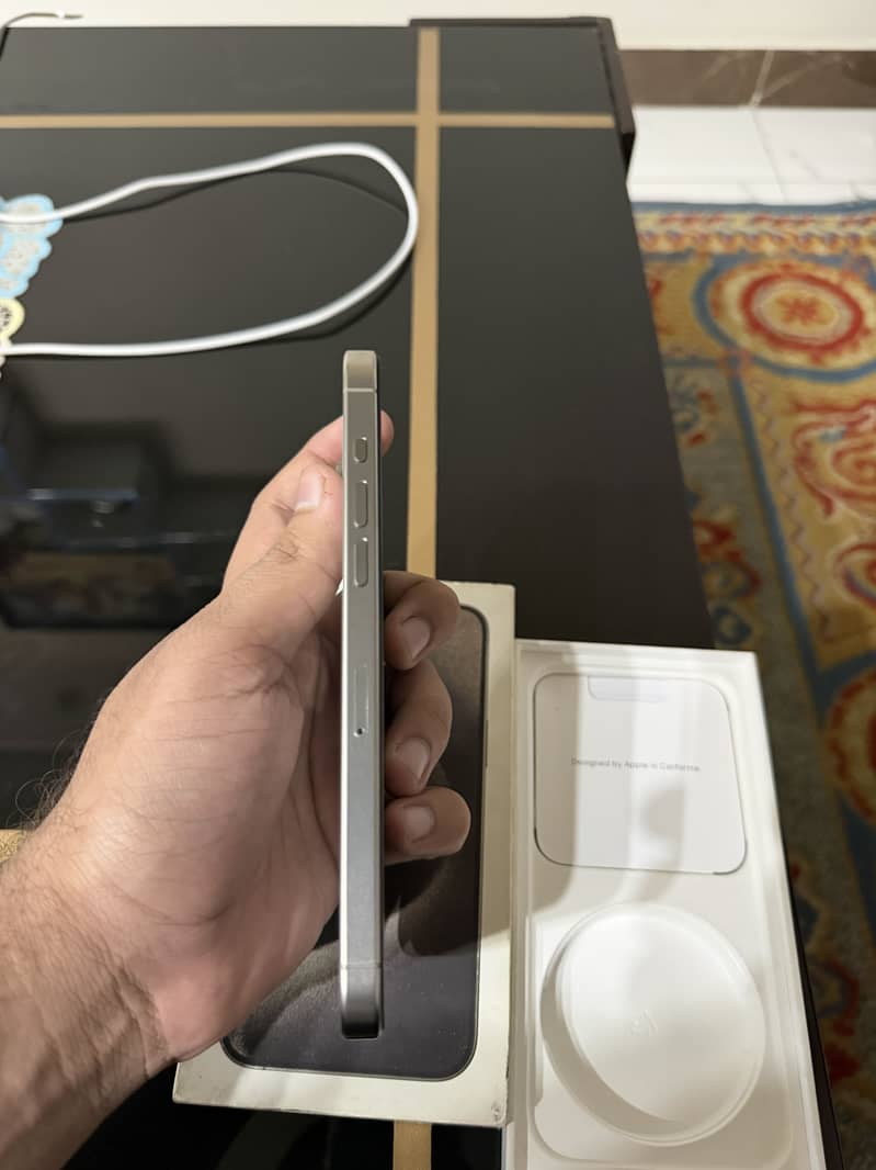 Apple iPhone 15 Pro Max 2