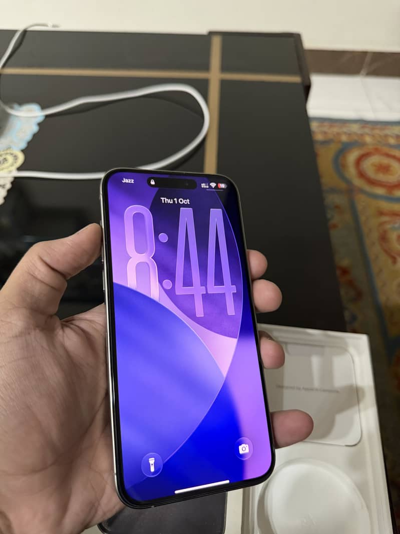 Apple iPhone 15 Pro Max 4