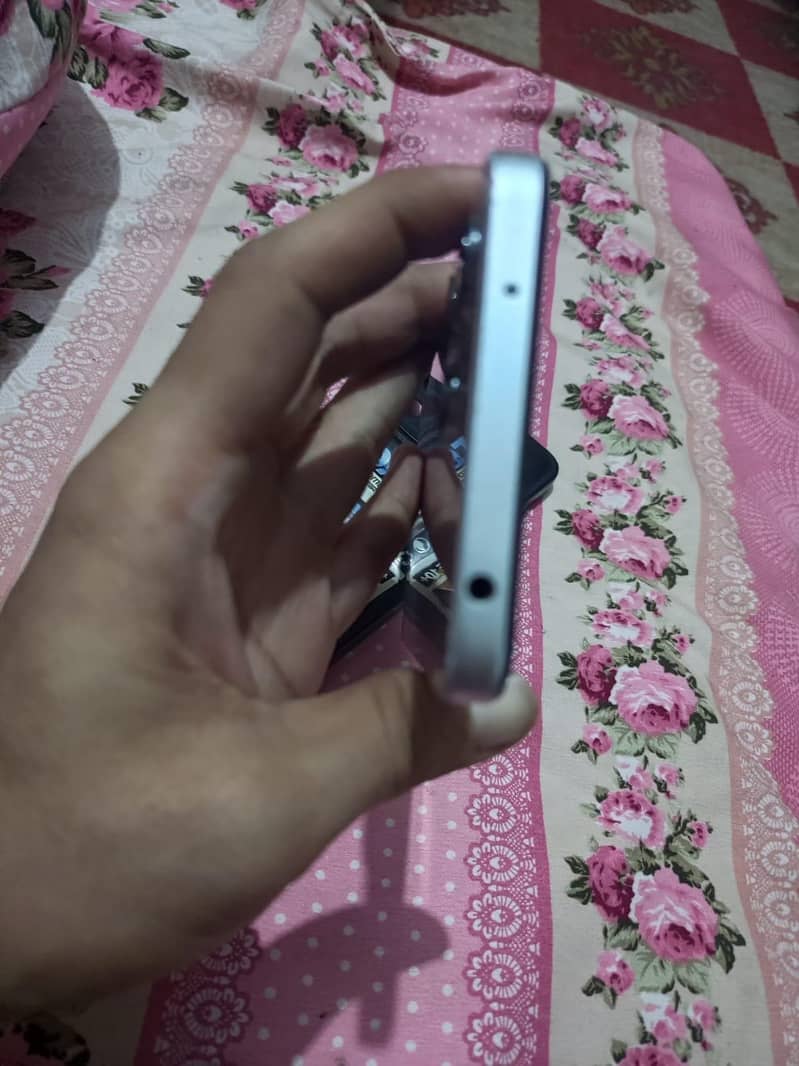 Xiaomi Redmi note 13 2