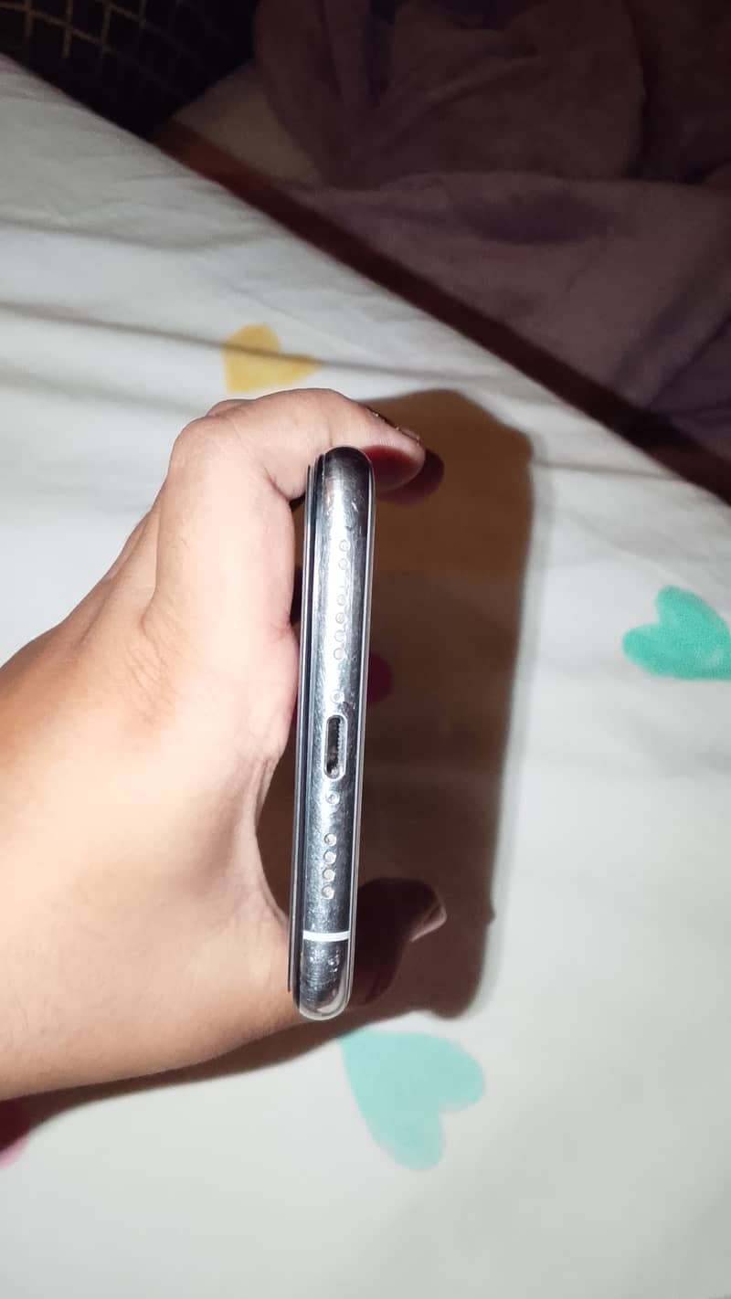 Apple iPhone XS Max 5