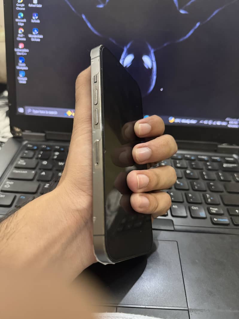 Apple iPhone 13 Pro 2