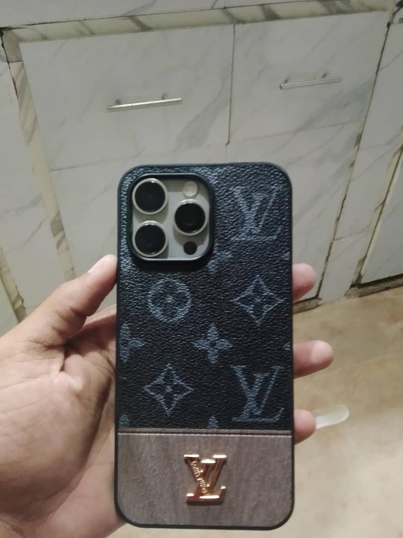 Apple iPhone 15 Pro Max 1