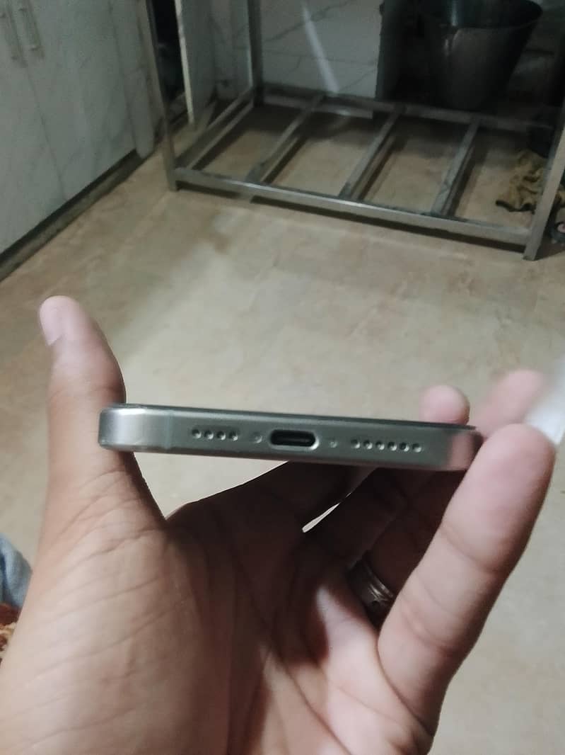Apple iPhone 15 Pro Max 5