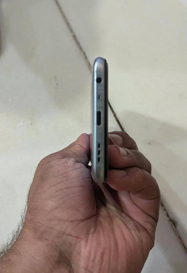 OPPO A54 4
