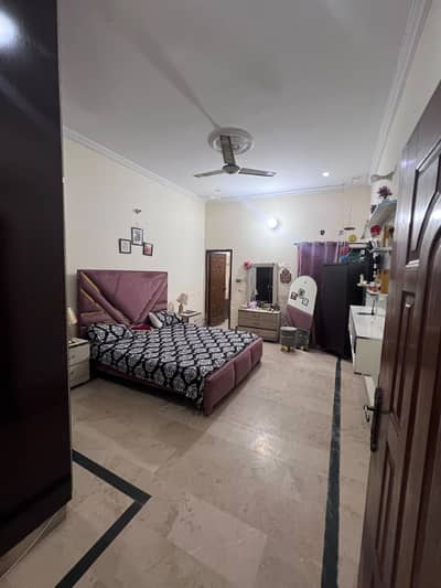 LOWER PORTION AVAILABLE FOR RENT IN MEHRAN BLOCK