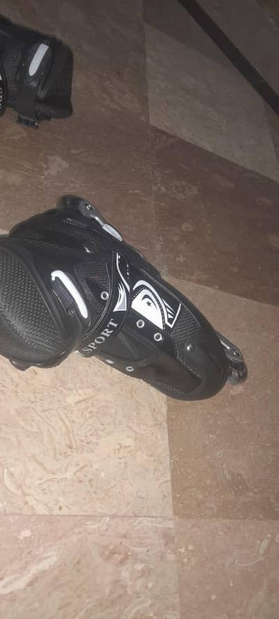 Skating shoes urgent sale