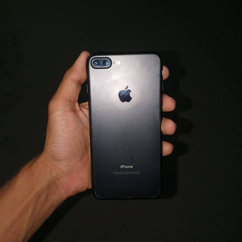 Apple iPhone 7 Plus 1