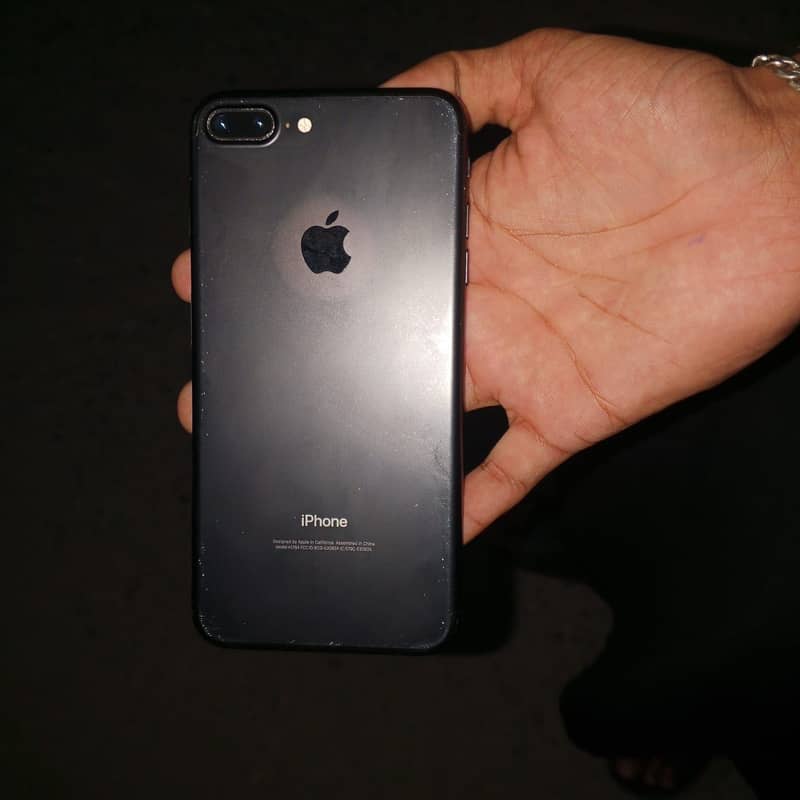 Apple iPhone 7 Plus 2