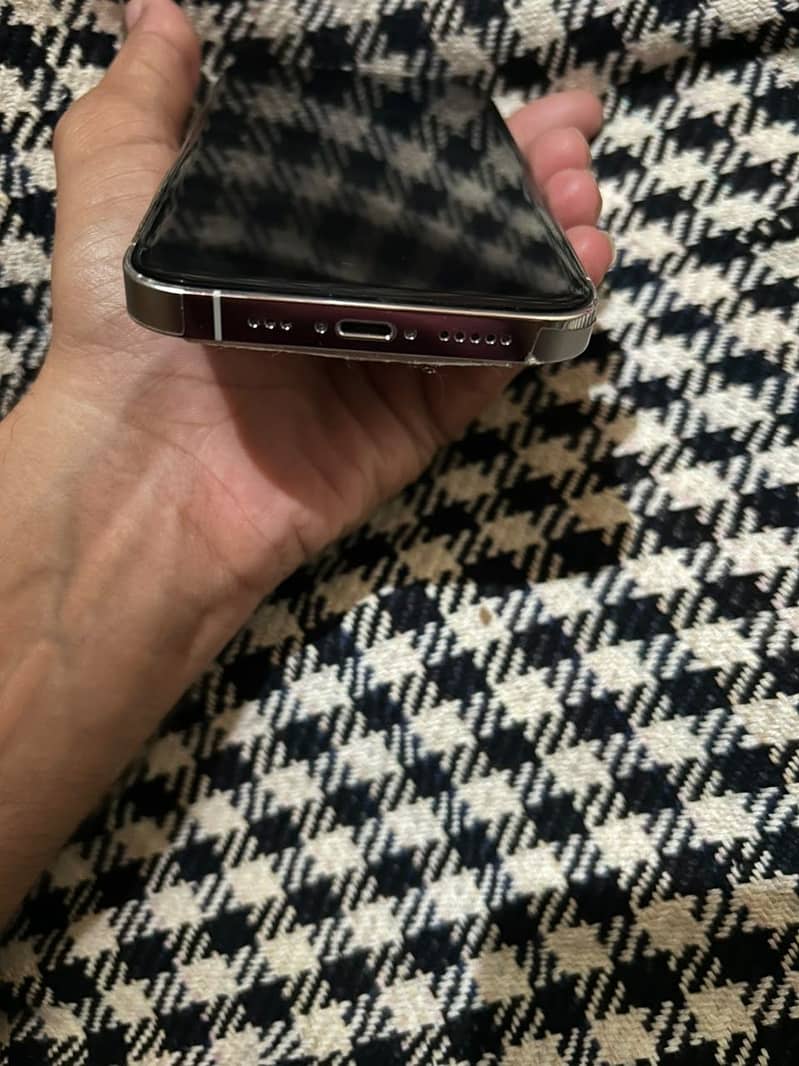 Apple iPhone 13 Pro 1