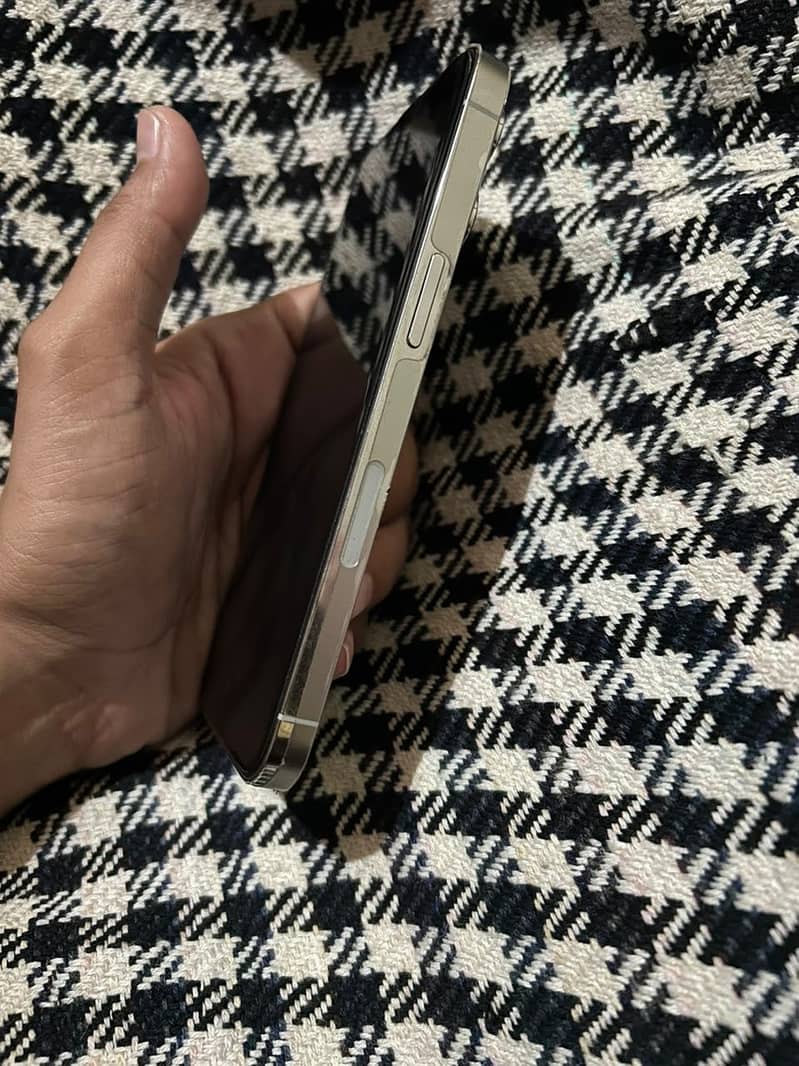Apple iPhone 13 Pro 3