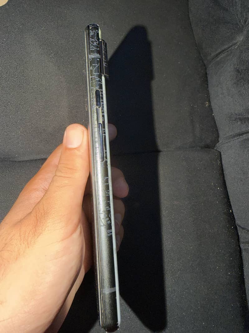 Google Pixel 6 4