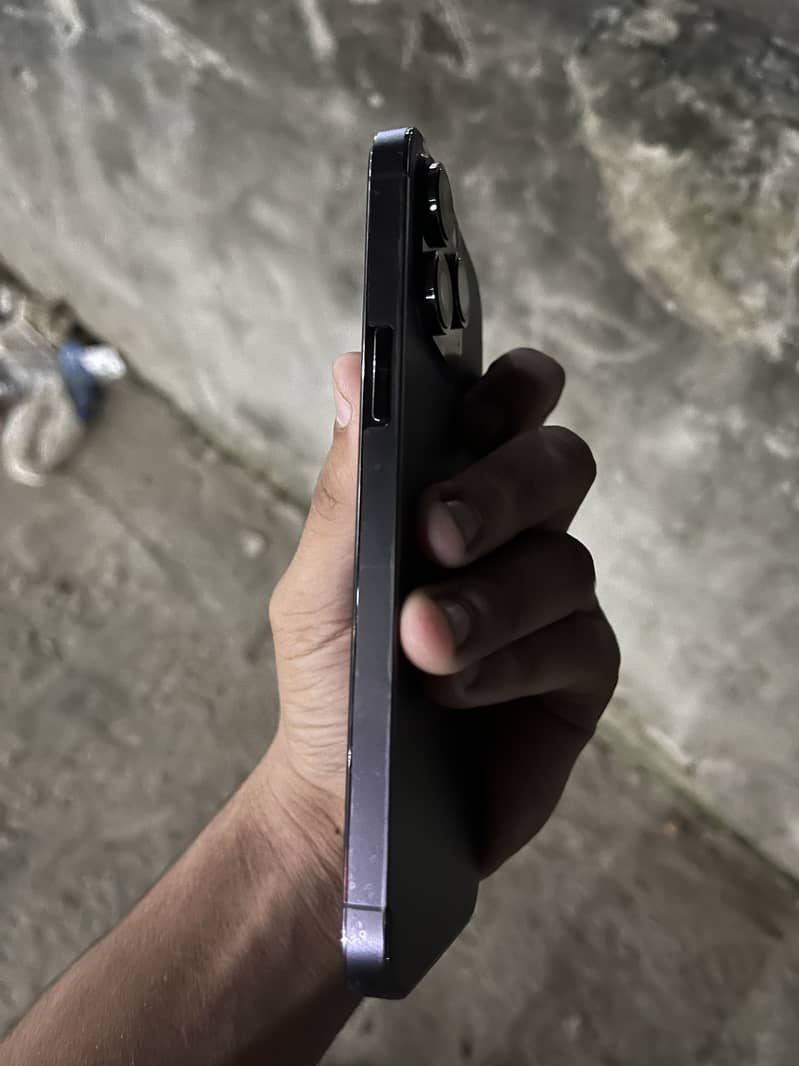 Apple iPhone 14 Pro Max 4