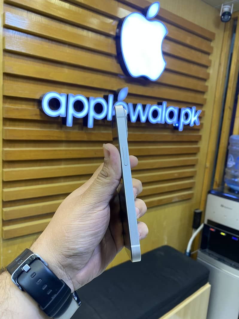 Apple iPhone 14 2