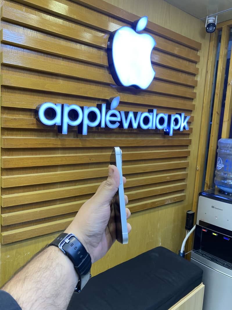 Apple iPhone 14 3