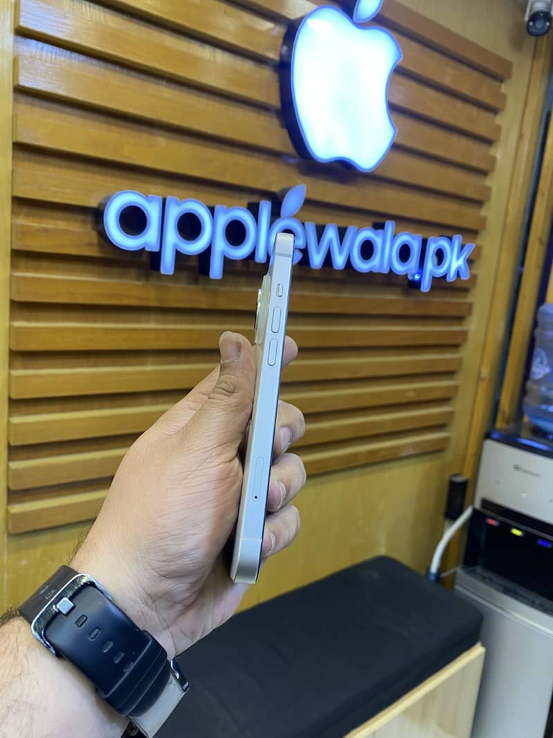 Apple iPhone 14 5