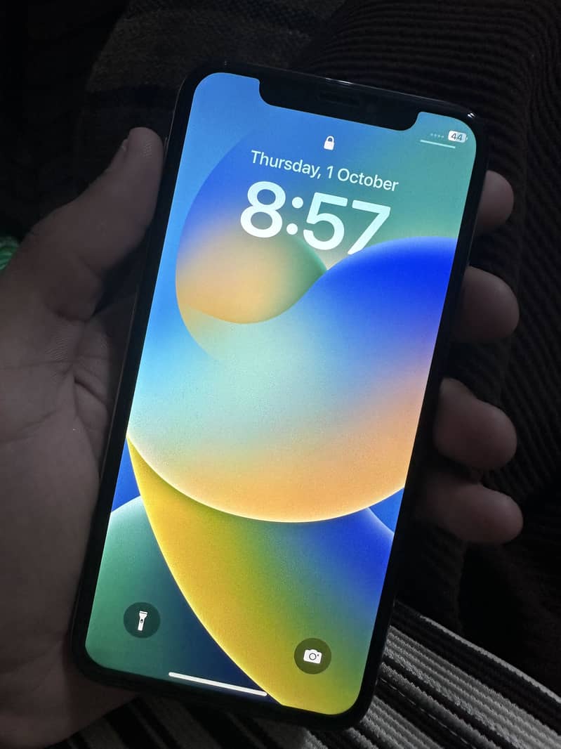 Apple iPhone X 4