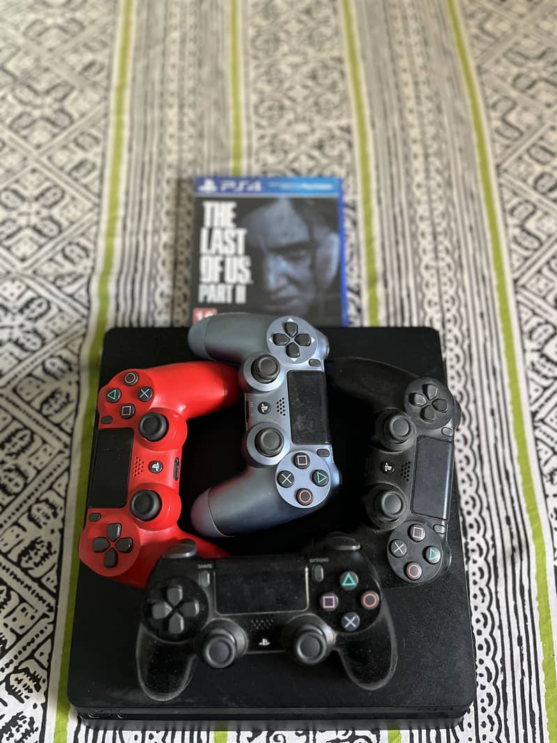 PS4 slim 1tb 3