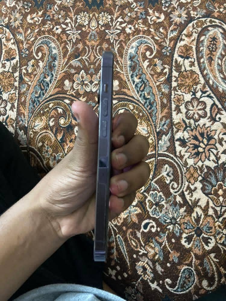 Apple iPhone 14 Pro 2