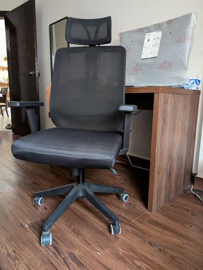 Office/Gaming Chair - Adjustable Handles