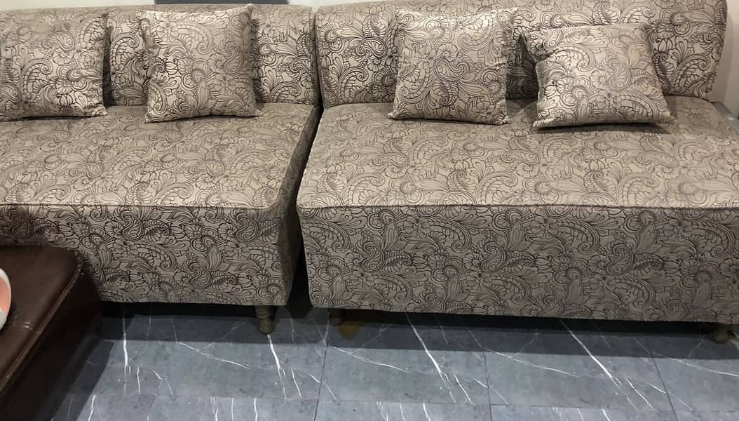 Sofa 2 seater 0