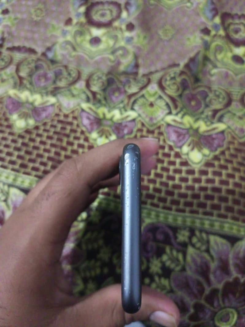 Apple iPhone 11 5