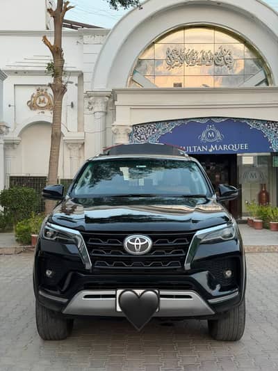 Toyota Fortuner Sigma 2022 — Black