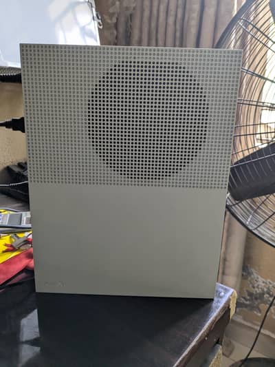 Xbox One S 1Tb | With third party controller.