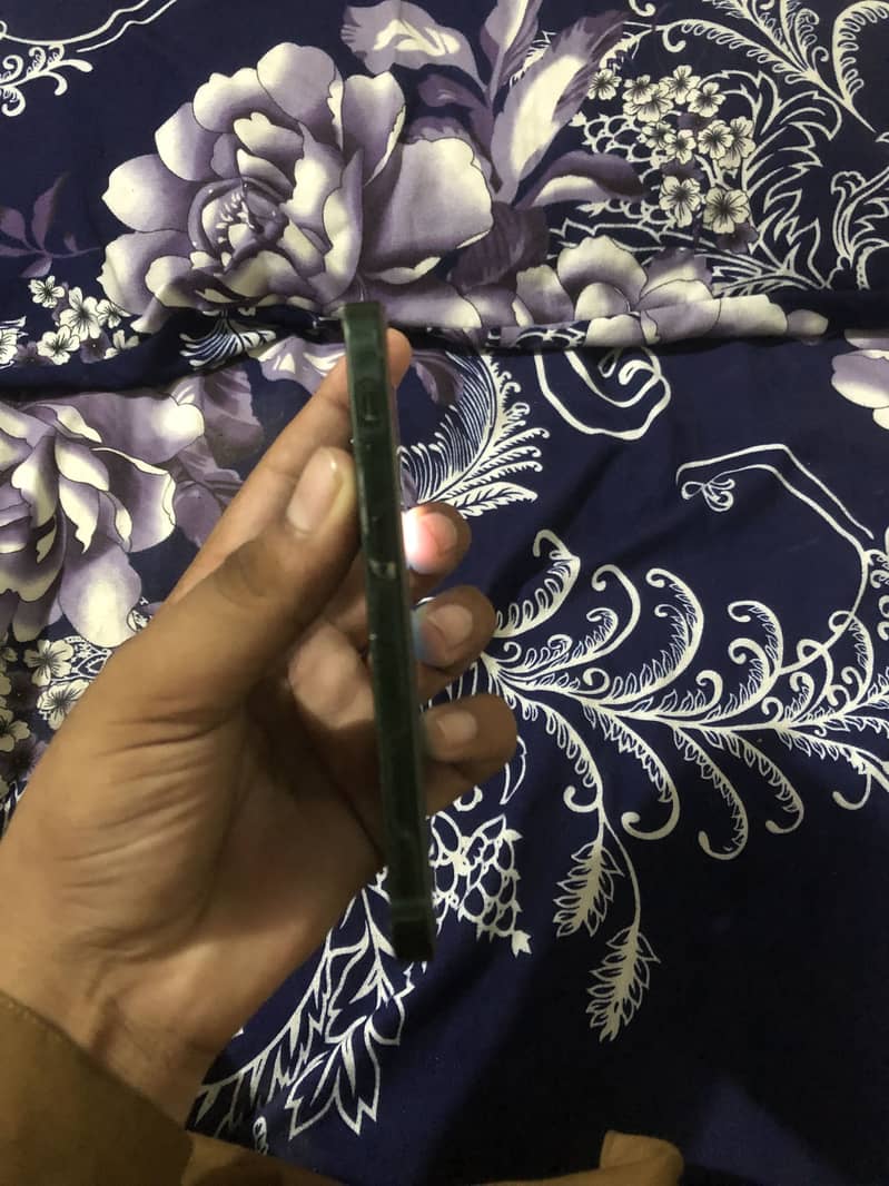 Apple iPhone 13 mini 2