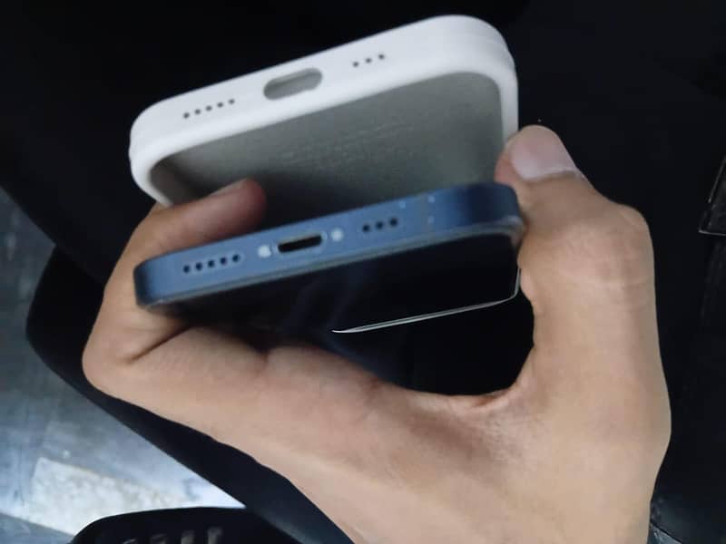 Apple iPhone 12 1