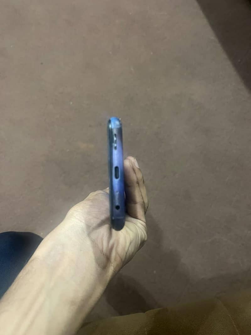 OPPO A76 3