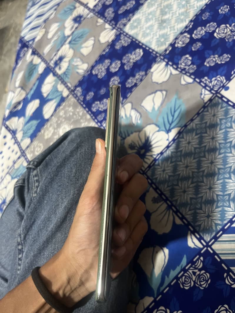 Infinix Note 40 Pro 1