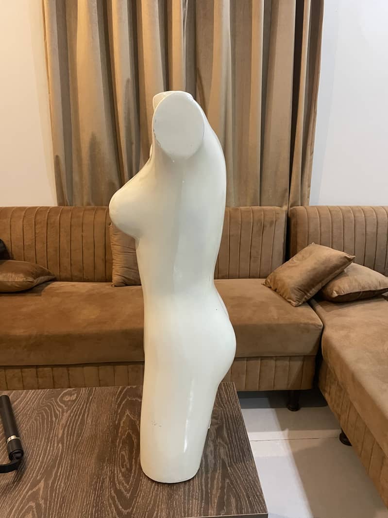 half mannequin 4