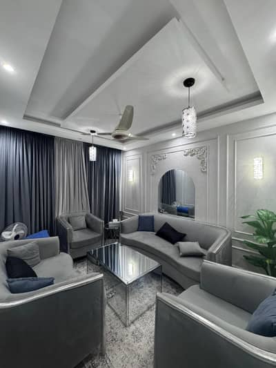 3 Bed DD First Floor | Road Facing | Reserved Parking | 24/7 Lift & Security | No Water, Gas & Load Shedding Issues | Prime Block 7, Main University Road