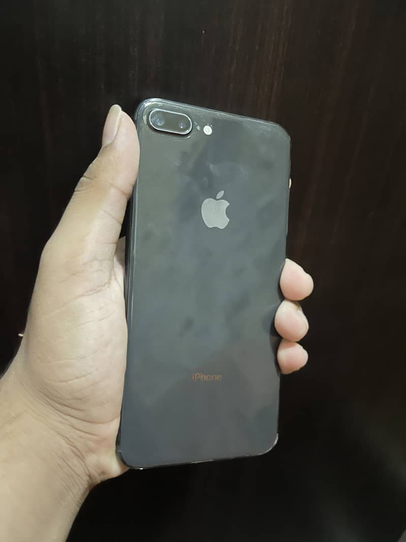 Apple iPhone 8 Plus 0