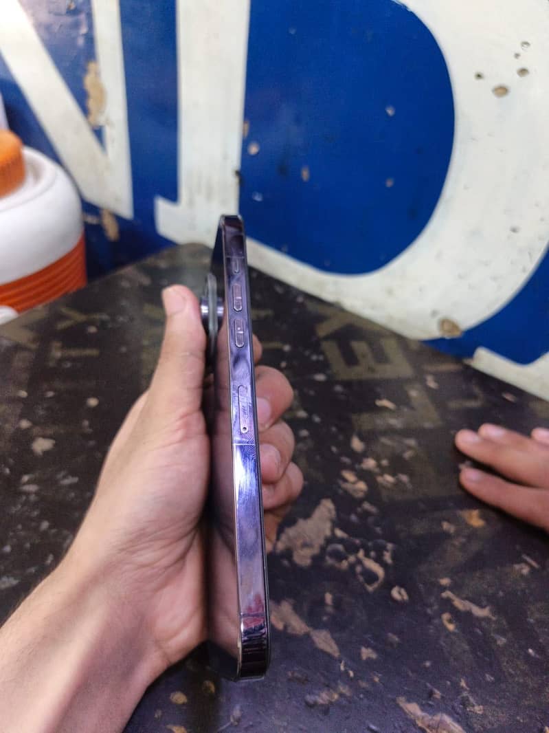 Apple iPhone 14 Pro Max 1