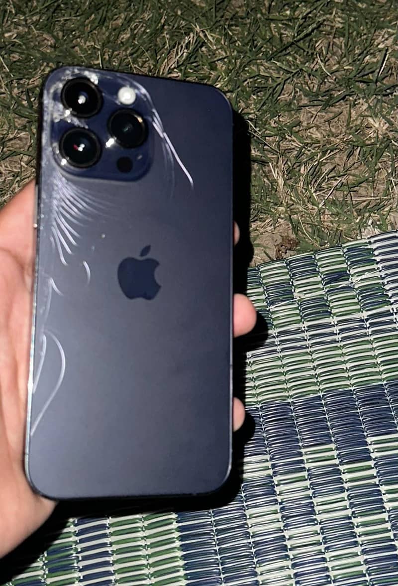 Apple iPhone 14 Pro Max 0