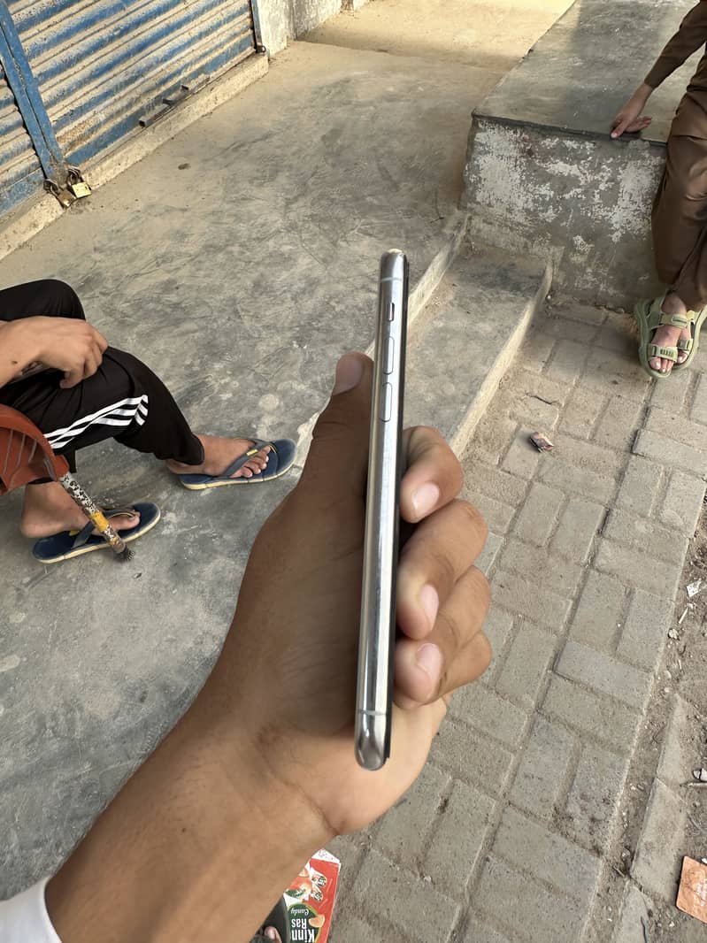 Apple iPhone 11 Pro 0